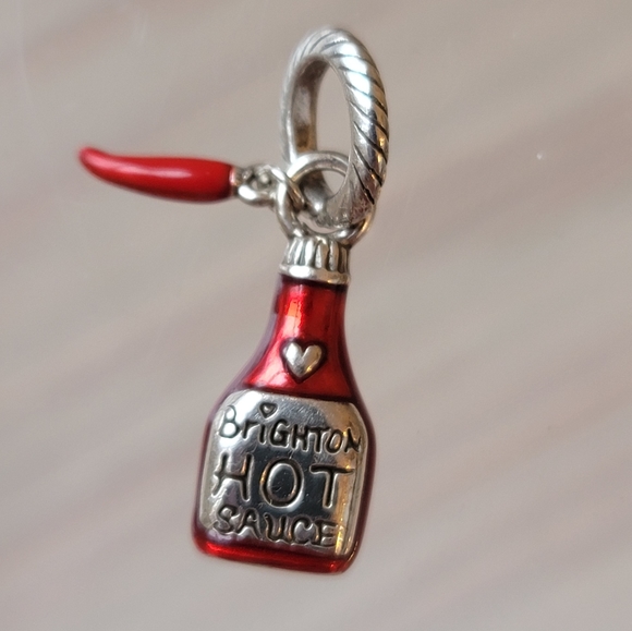 Pre-owned Brighton ABC Louisiana State Hot Sauce Bottle Enamel Charm with Pepper - Picture 2 of 5